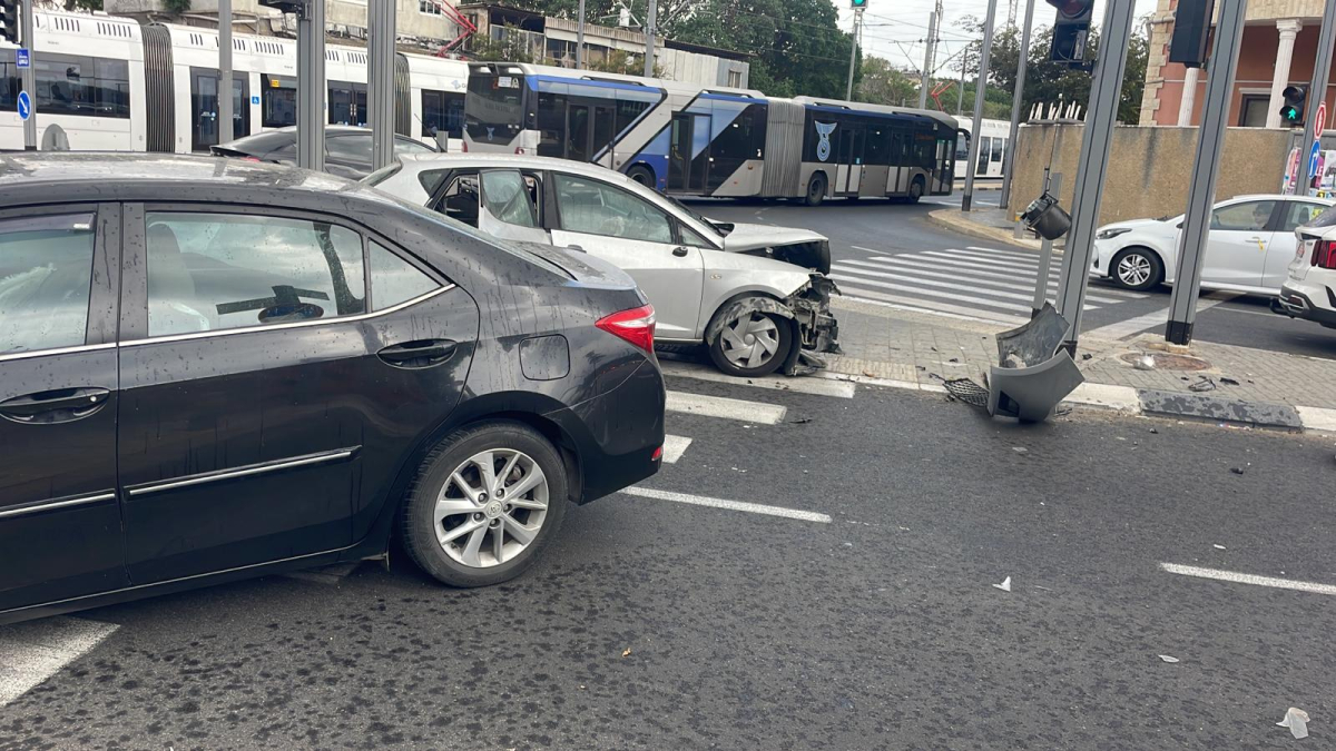 يافا: حادث طرق بين مركبتين في شارع شديروت زاوية هبعشاط